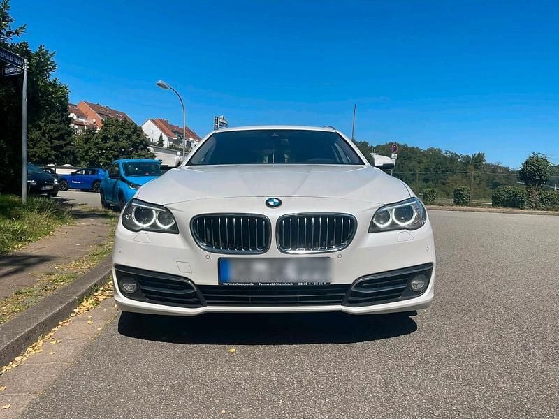 Weiß Gebraucht 2015 BMW 218 Kombi | 13.500 € - Bild 1/4
