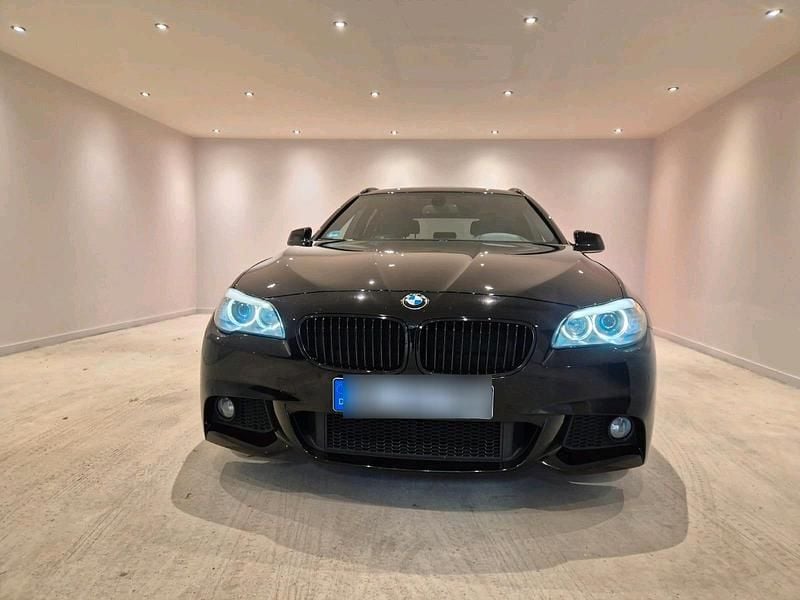 Schwarz Gebraucht 2011 BMW 528 M Sport Kombi | 14.000 € (Fairer Preis) - Bild 1/4