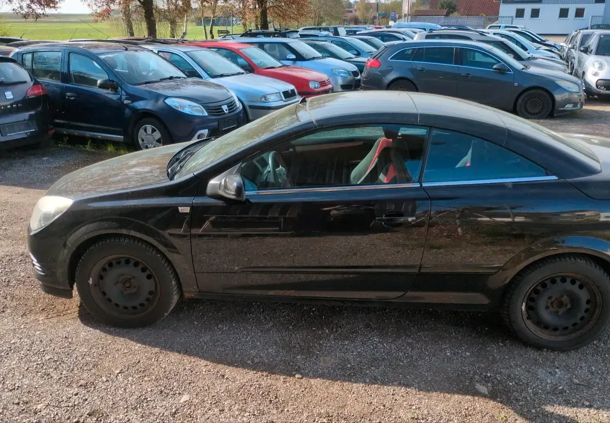 Gebraucht Opel Astra 140 PS (102 kW) 2006 Schwarz Cabrio