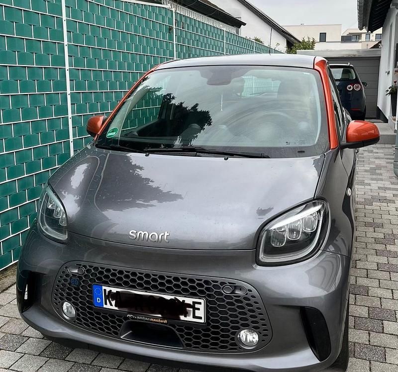 Orange Gebraucht 2022 Smart ForFour Electric Drive Kleinwagen | 11.800 € (Fairer Preis) - Bild 1/4