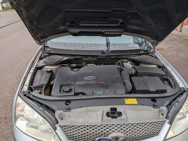 Gebraucht Ford Mondeo Futura 110 PS (80 kW) 2002 Silber Limousine