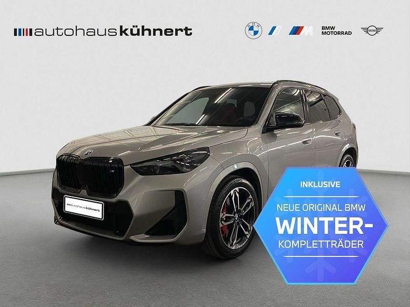 Spacesilber metallic Gebraucht 2024 BMW X1 M Sport SUV | 52.855 € (Etwas zu teuer) - Bild 1/4