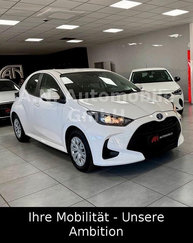 Gebraucht Toyota Yaris Hybrid Comfort 92 PS (67 kW) 2022 Weiß Kleinwagen