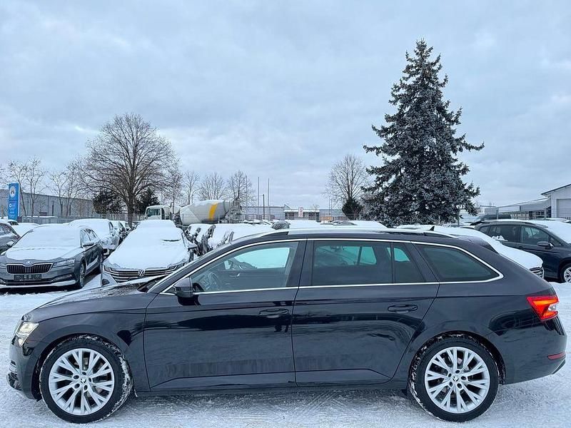Gebraucht Skoda Superb Premium Edition 150 PS (110 kW) 2022 Schwarz Limousine