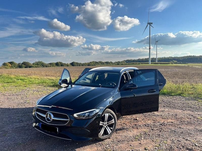 Schwarz Gebraucht 2022 Mercedes 200 Kombi | 27.750 € (Superpreis) - Bild 1/4