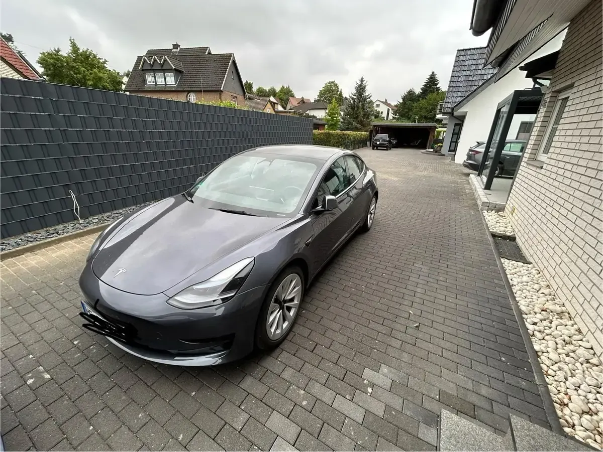 Gebraucht Tesla Model 3 Standard Range 208 kW (283 PS) 2022 Grau Limousine