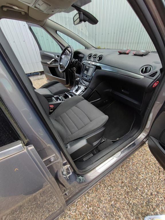 Braun Gebraucht 2014 Ford S-MAX S Van / Kleinbus | 10.500 € (Etwas zu teuer) - Bild 1/4