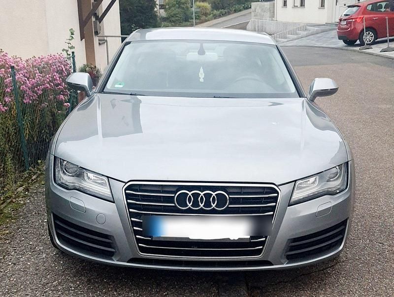 Silber Gebraucht 2011 Audi A7 Sportback Kleinwagen | 12.500 € (Fairer Preis) - Bild 1/4