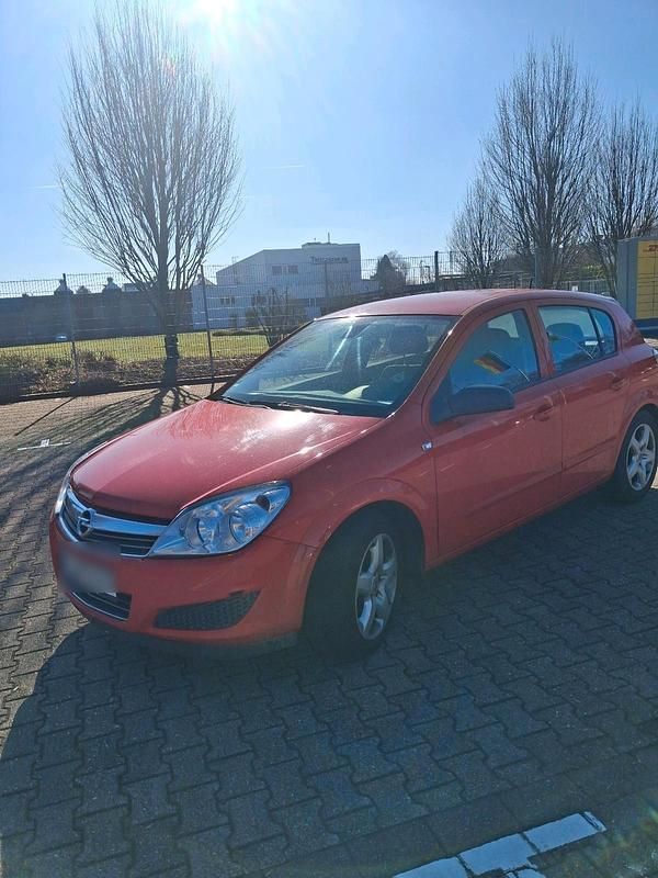 Gebraucht Opel Astra 90 PS (66 kW) 2008 Rot Kleinwagen