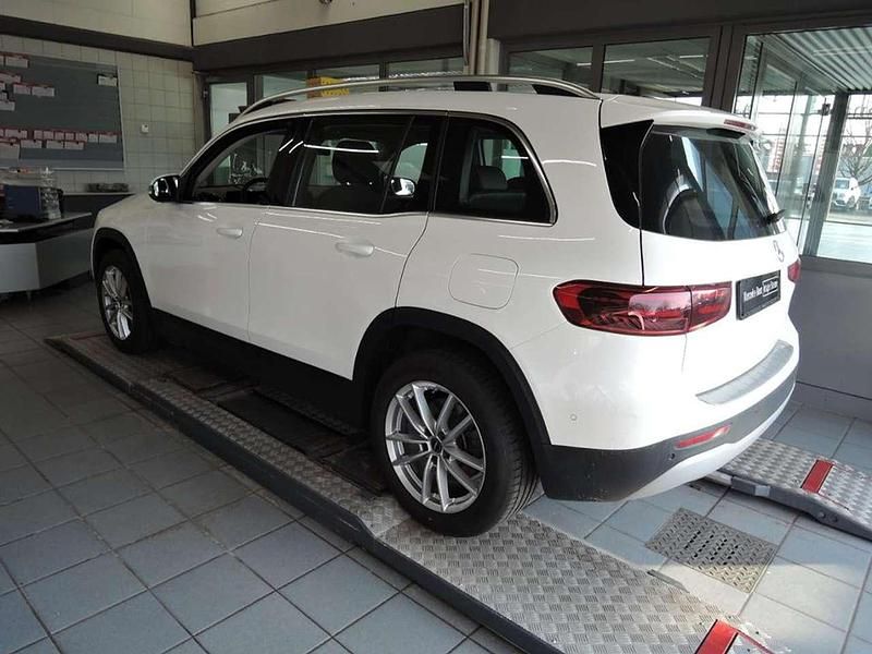 Gebraucht Mercedes GLB220 190 PS (139 kW) 2024 Unilack polarweiß SUV