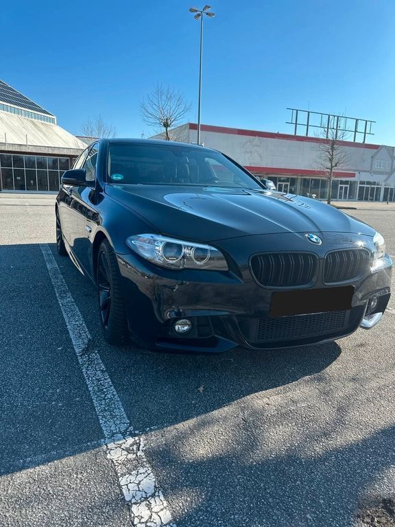 Schwarz Gebraucht 2017 BMW 520 M Sport Limousine | 16.500 € (Superpreis) - Bild 1/4