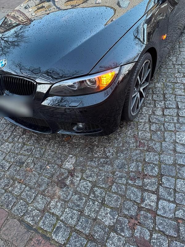 Gebraucht BMW 320 Cabriolet 177 PS (130 kW) 2010 Schwarz Cabrio