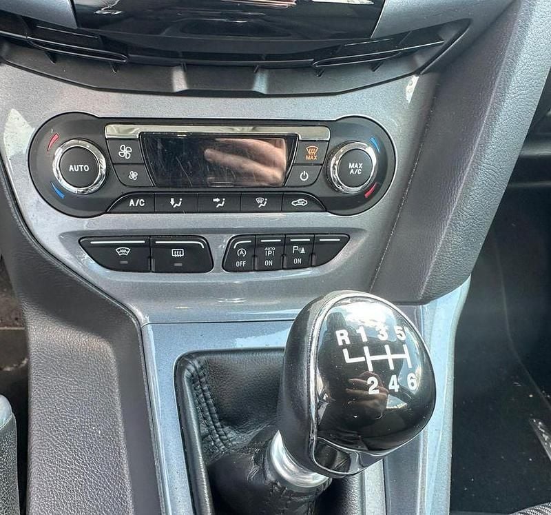 Gebraucht Ford Focus Titanium 150 PS (110 kW) 2012 Braun Kombi