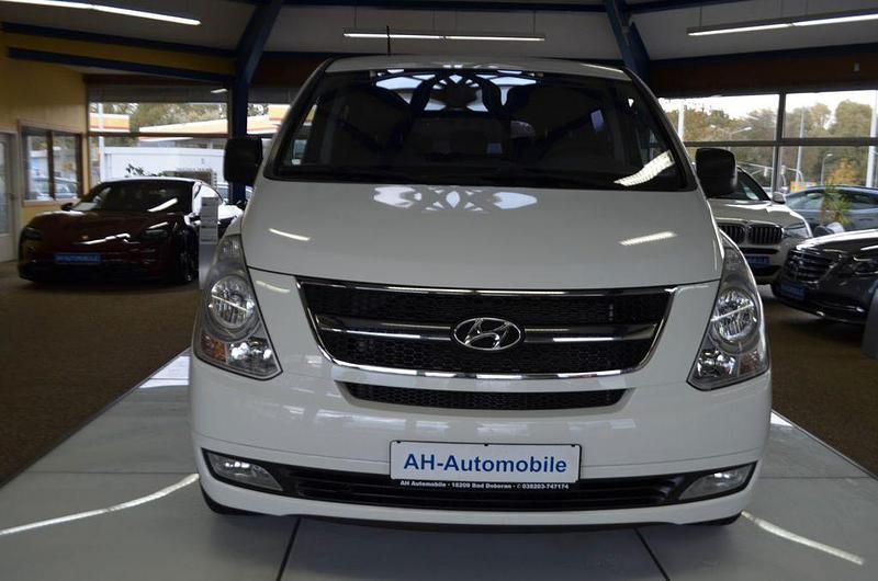 Gebraucht Hyundai H-1 Premium 170 PS (125 kW) 2012 Weiß Van / Kleinbus
