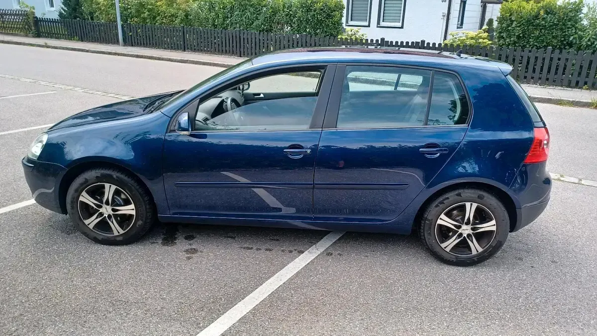 Gebraucht VW Golf V 102 PS (75 kW) 2008 Blau Kleinwagen