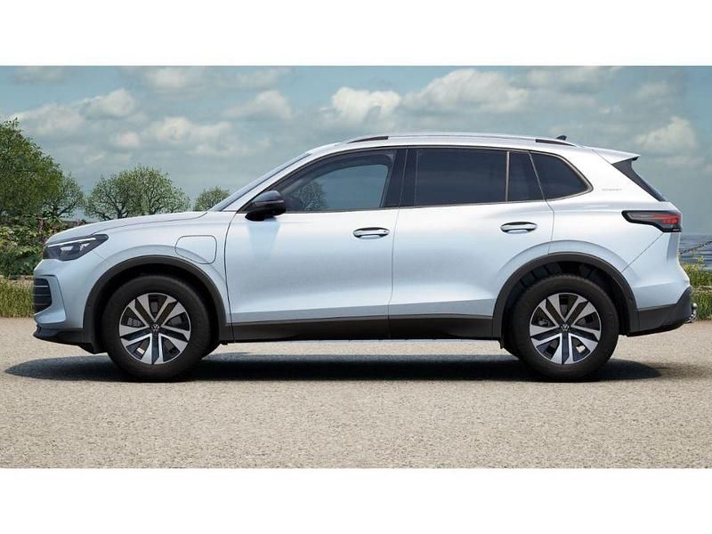 Neu VW Tiguan 204 PS (150 kW) 2026 Silber SUV