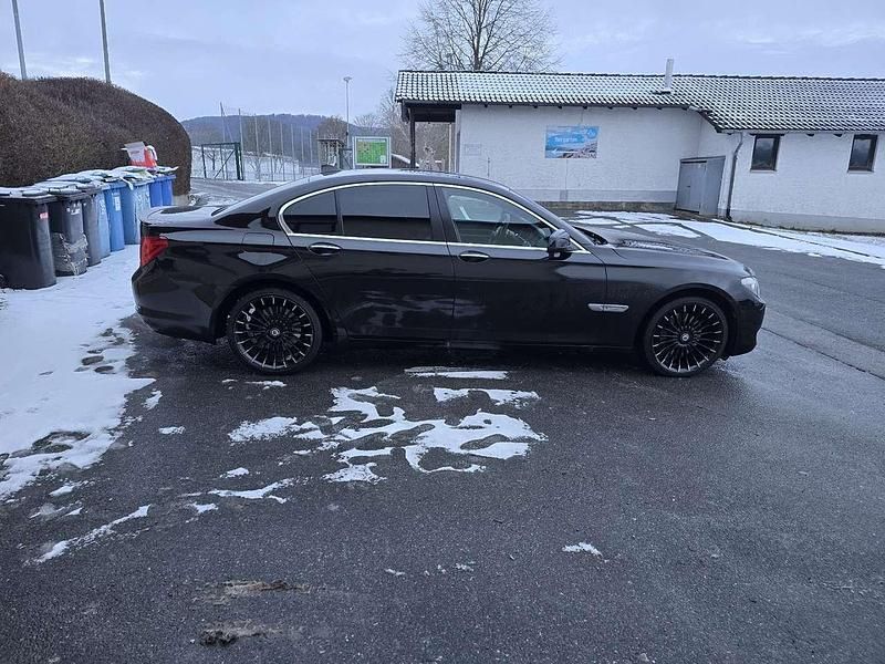 Gebraucht BMW 730L 245 PS (180 kW) 2012 Limousine