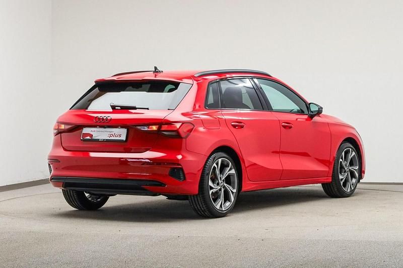 Gebraucht Audi A3 Advanced Plus 150 PS (110 kW) 2023 Tangorot metallic (metallic) Limousine