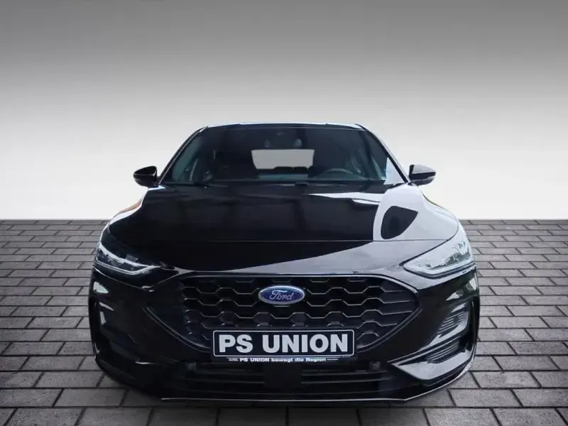 Gebraucht Ford Focus ST-Line 125 PS (91 kW) 2022 Schwarz / obsidianschwarz Limousine