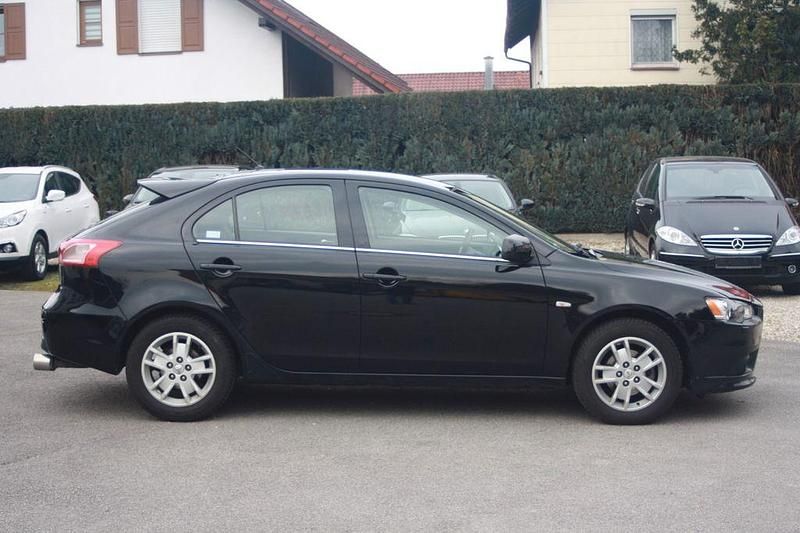 Gebraucht Mitsubishi Lancer Sportback 150 PS (110 kW) 2012 Schwarz Limousine
