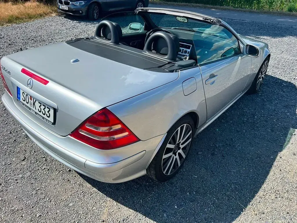 Gebraucht Mercedes SLK230 197 PS (144 kW) 2002 Silber Cabrio