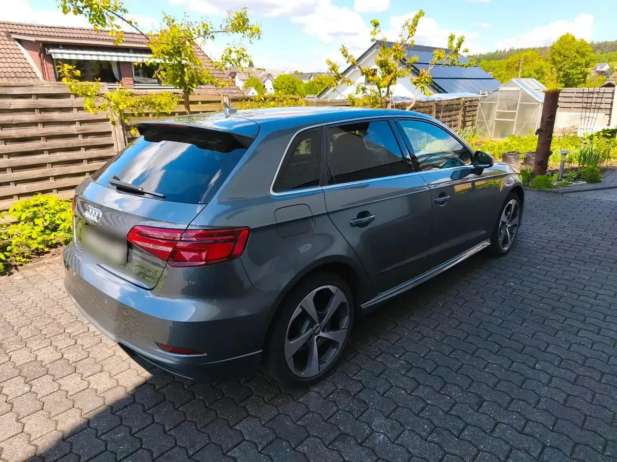 Gebraucht Audi A3 Sportback S-Line 150 PS (110 kW) 2018 Grau Kleinwagen