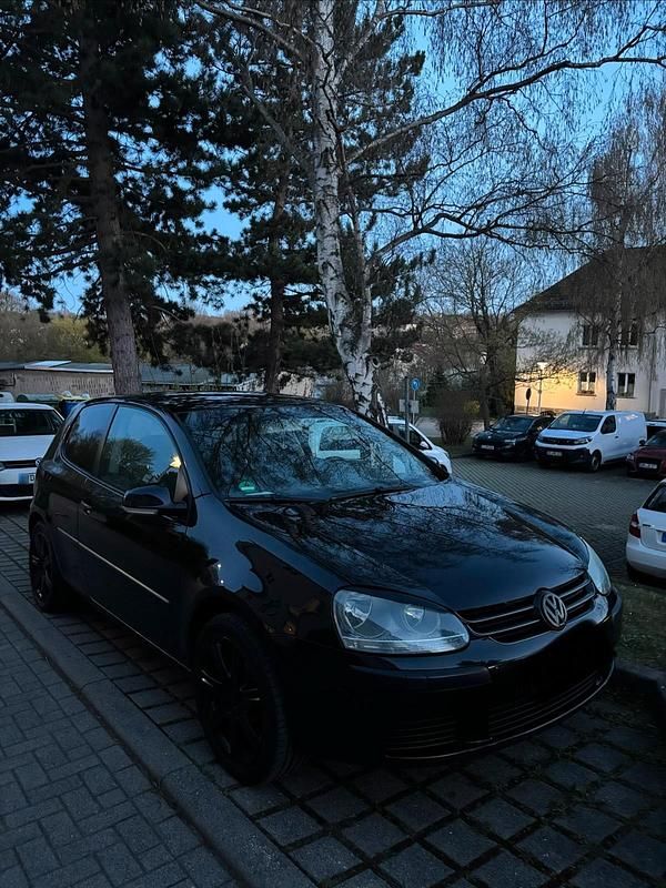 Second-hand VW Golf 75 CP (55 kW) 2004 Negru Coupe