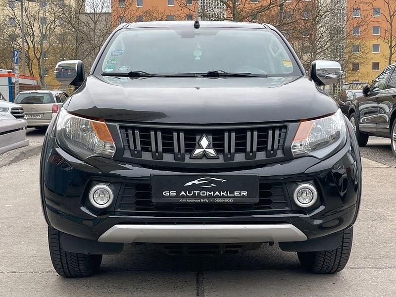 Gebraucht Mitsubishi L200 Plus 181 PS (133 kW) 2016 Schwarz Pickup