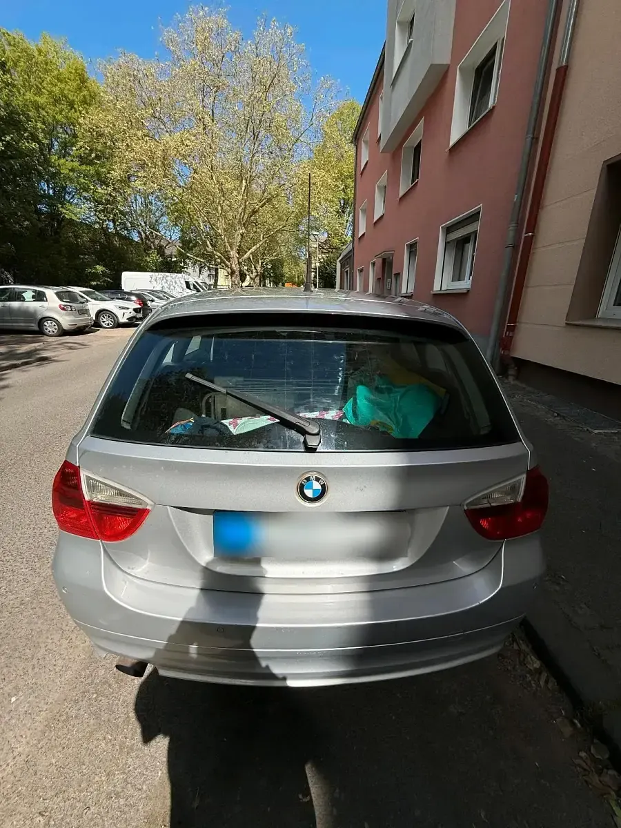 Gebraucht BMW 320 163 PS (119 kW) 2006 Silber Kombi