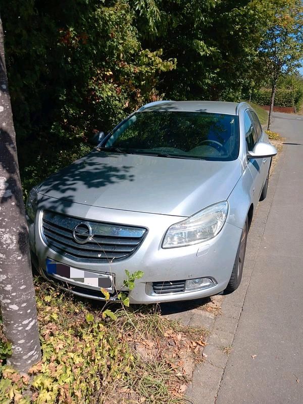 Silber Gebraucht 2012 Opel Insignia Kombi | 2.199 € (Superpreis) - Bild 1/4
