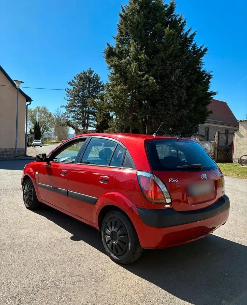 Usata Kia Rio 112 CV (82 kW) 2006 Rosso Berlina