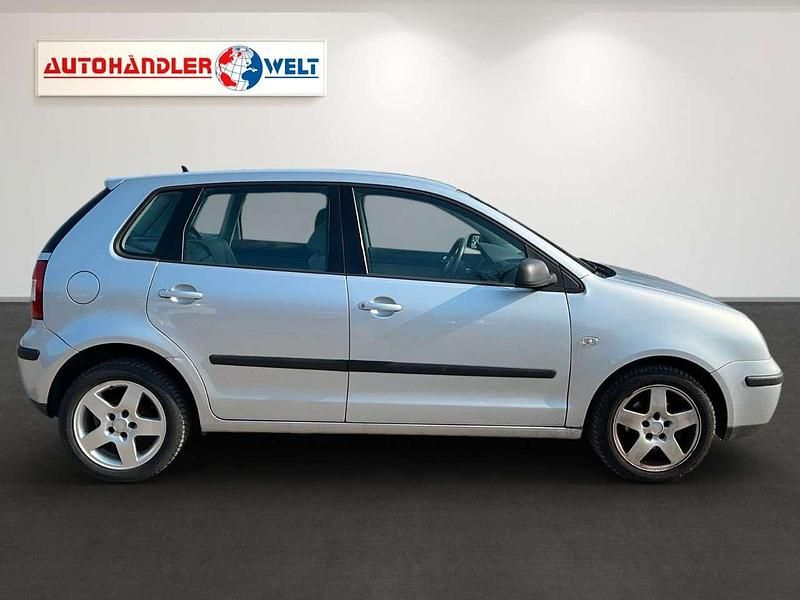 Gebraucht VW Polo Trendline 64 PS (47 kW) 2001 Silber Limousine