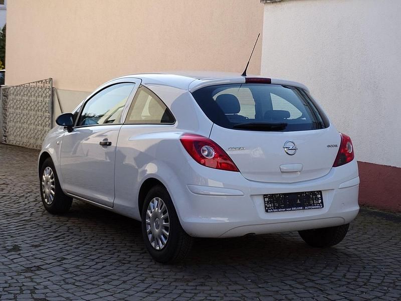 Gebraucht Opel Corsa Selection 69 PS (50 kW) 2012 Weiß Kleinwagen