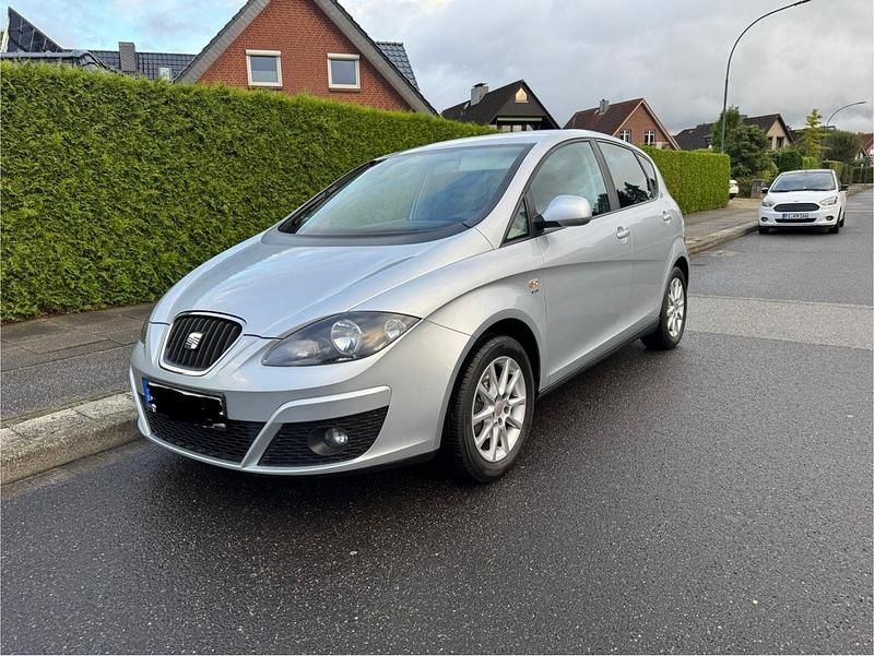 Silber Gebraucht 2010 Seat Altea Van / Kleinbus | 6.950 € (Teuer) - Bild 1/4