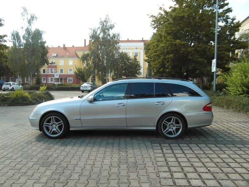 Gebraucht Mercedes E500 Avantgarde 306 PS (225 kW) 2003 Silber Limousine