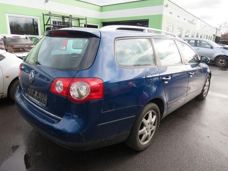 Gebraucht VW Passat 102 PS (75 kW) 2007 Blau Kombi