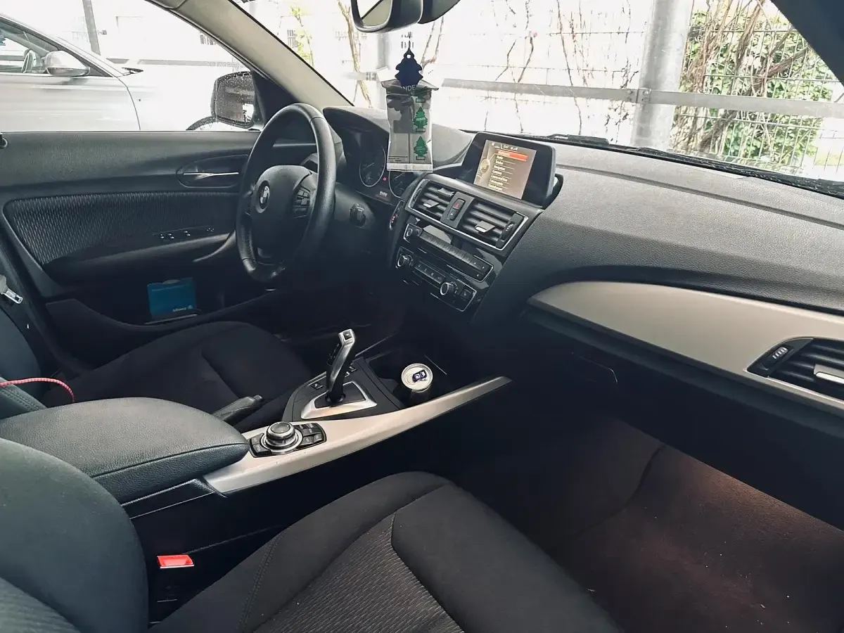 Gebraucht BMW 120 190 PS (139 kW) 2015 Grau Kleinwagen