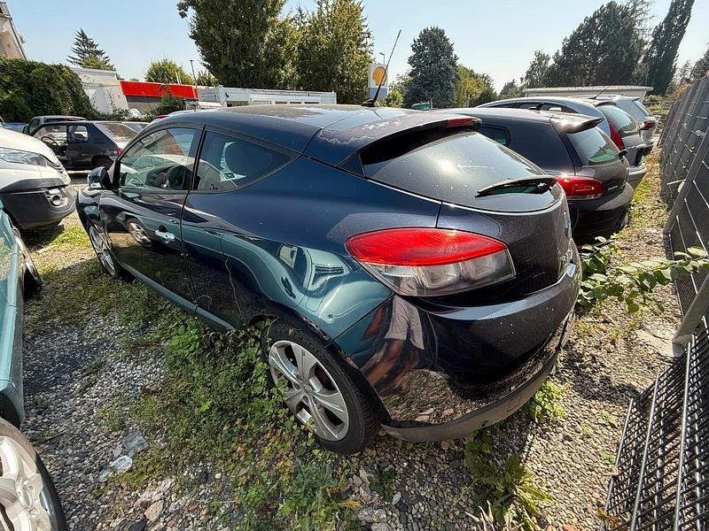 Blau Gebraucht 2009 Renault Mégane Coupé Coupé | 2.700 € (Guter Preis) - Bild 1/4