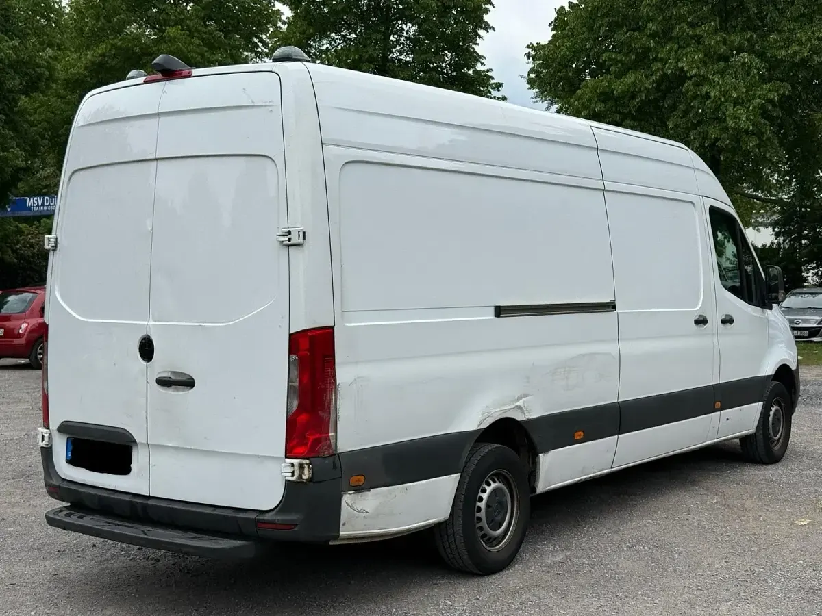 Używany Mercedes Sprinter 150 KM (110 kW) 2022 Biały Van