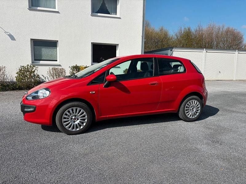 Gebraucht Fiat Punto 77 PS (56 kW) 2011 Rot Kleinwagen