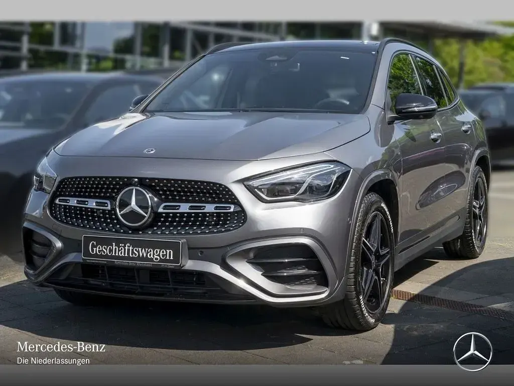 Gebraucht Mercedes GLA200 AMG 163 PS (119 kW) 2025 Grau SUV