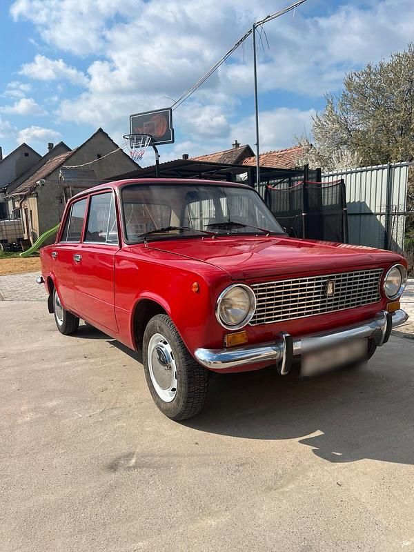 Second-hand Lada 2101 1980 Roșu Berlinǎ