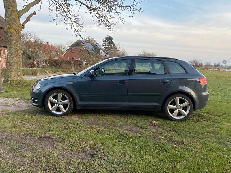 Gebraucht Audi A3 140 PS (102 kW) 2011 Grau Limousine