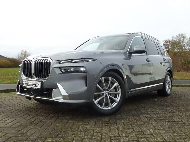 Grau Gebraucht 2023 BMW X7 SUV | 75.950 € - Bild 1/4
