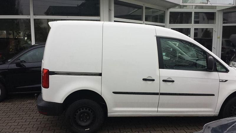 Gebraucht VW Caddy 122 PS (89 kW) 2016 Weiß Van / Kleinbus