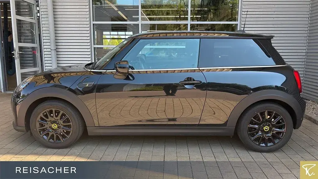 Gebraucht Mini Cooper SE Classic 135 kW (184 PS) 2023 Schwarz Kleinwagen