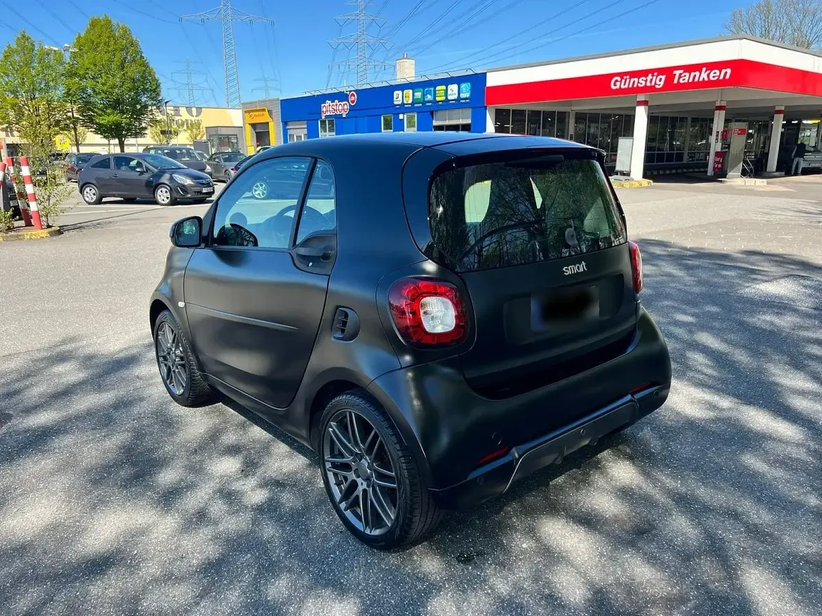 Używany Smart ForTwo Coupé Brabus 90 KM (66 kW) 2019 Czarny Coupe