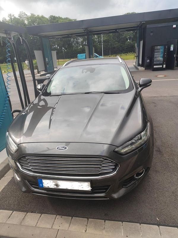 Grau Gebraucht 2016 Ford Mondeo Titanium Kombi | 12.000 € (Fairer Preis) - Bild 1/4