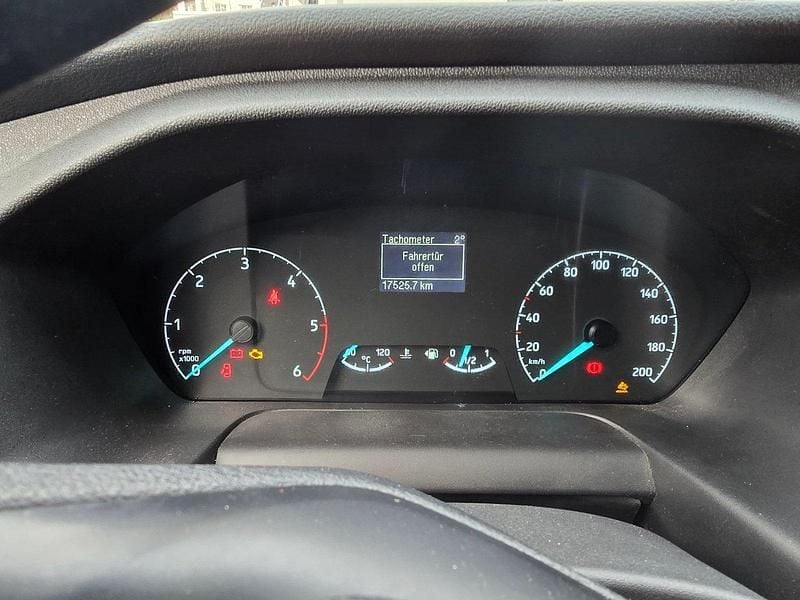 Gebraucht Ford Transit 131 PS (96 kW) 2022 Weiß Van