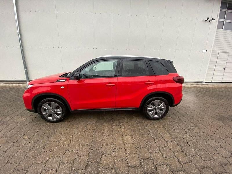 Neu Suzuki Vitara Comfort 110 PS (80 kW) 2025 Rot SUV